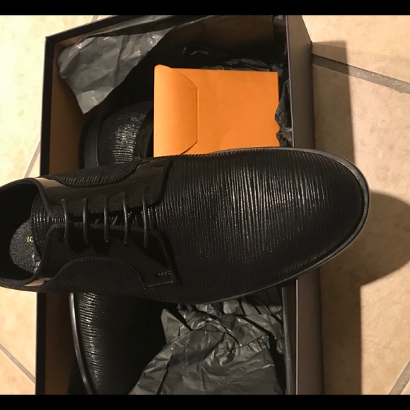 Men’s Louis Vuitton - Picture 4 of 5